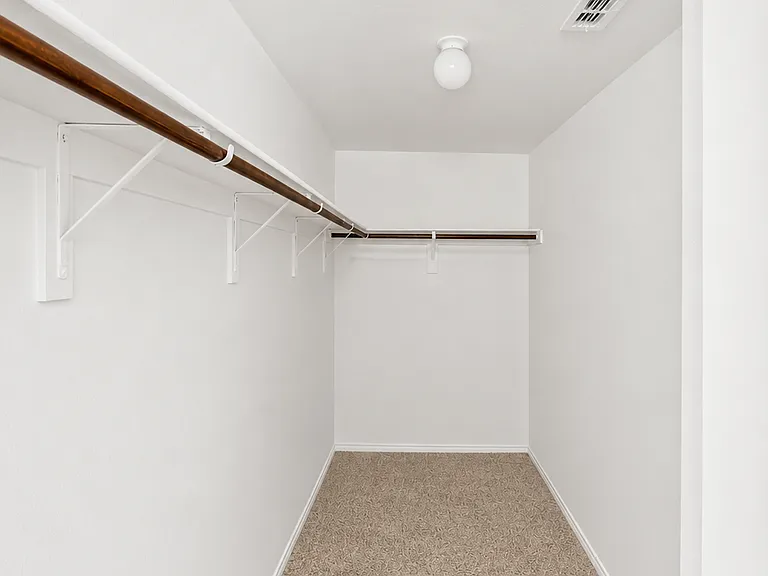 3903 Pioneer Dr — Photo 9