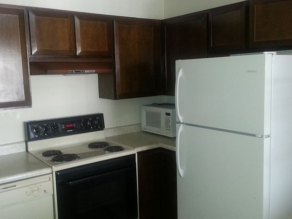 3rd image of 715 S Alton Way Unit 11B