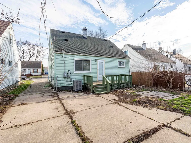 14921 Myola Ave — Photo 27