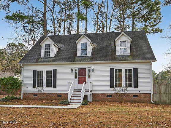 4th image of 266 North Drive