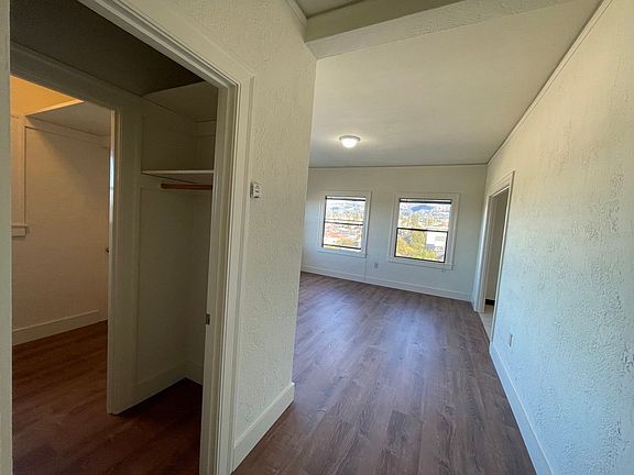 2nd image of 5339 Broadway #304