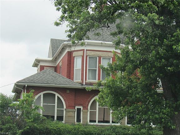 2nd image of 301 Lincoln Ave