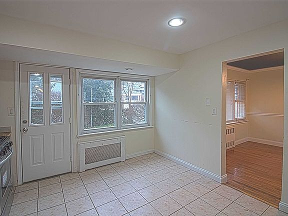 3rd image of 4 Amber Ct