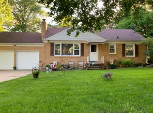 2004 Cumberland Rd, Lansing, MI 48906