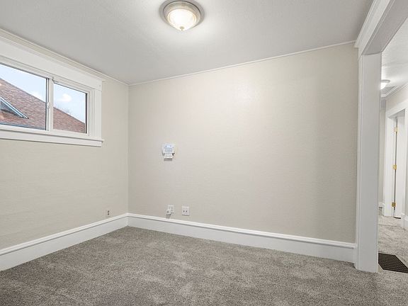 5th image of 1814 W Spofford Ave