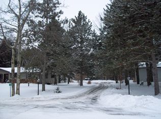 2381 Breezewood Ln, Green Bay, WI 54313