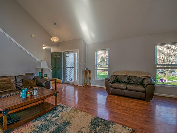 5th image of 1887 Woodmere Ct