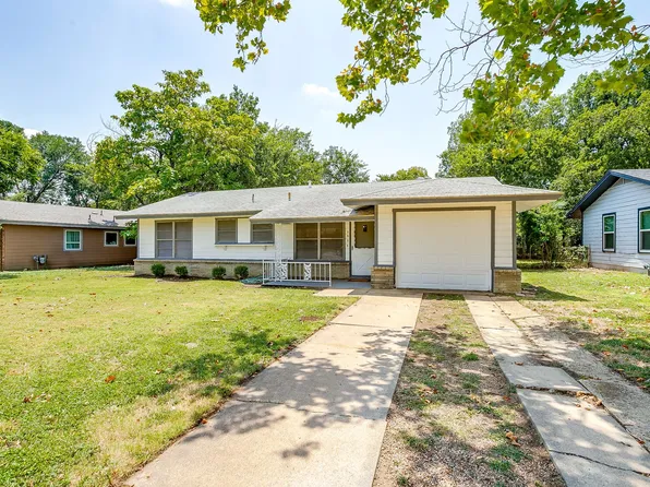 5454 McConnell Dr, Fort Worth, TX 76134