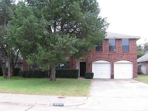 1st image of 925 Clover Hill Ln