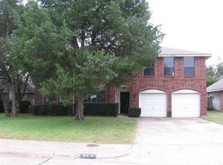 925 Clover Hill Ln, Cedar Hill, TX 75104
