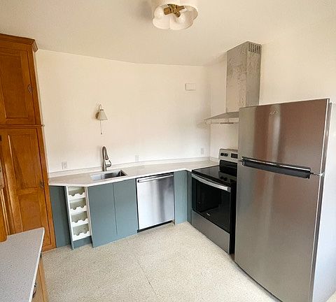 4th image of 3952-3954 14th Ave S #2