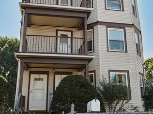 27 James St, Taunton, MA 02780
