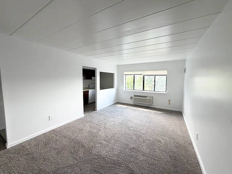 Riverview — Photo 11