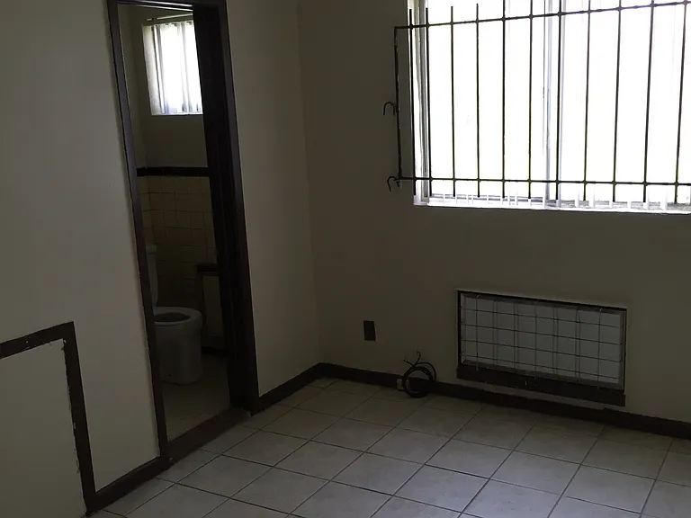 10201 Plymouth Rd #6 — Photo 8
