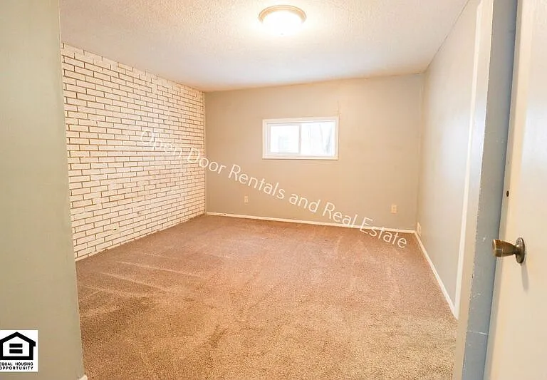 501 N Broadway St #C — Photo 6
