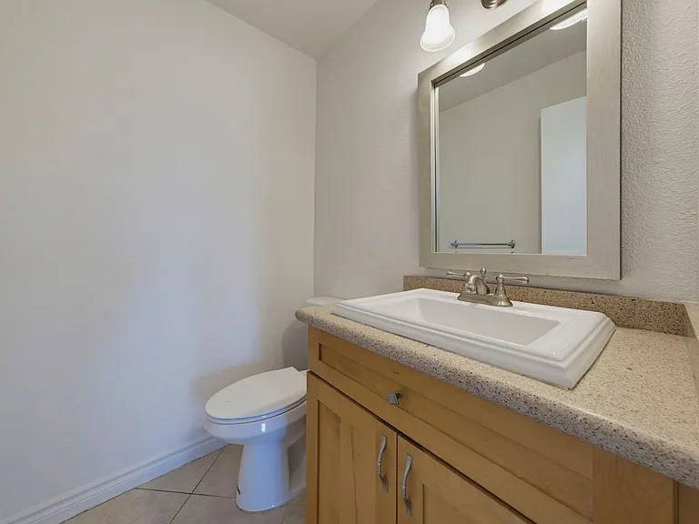 1038 Rimwood Dr — Photo 15