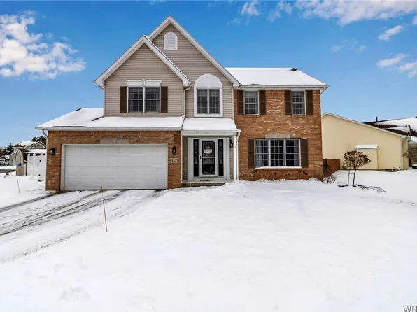 4425 Rushford Dr, Hamburg, NY 14075