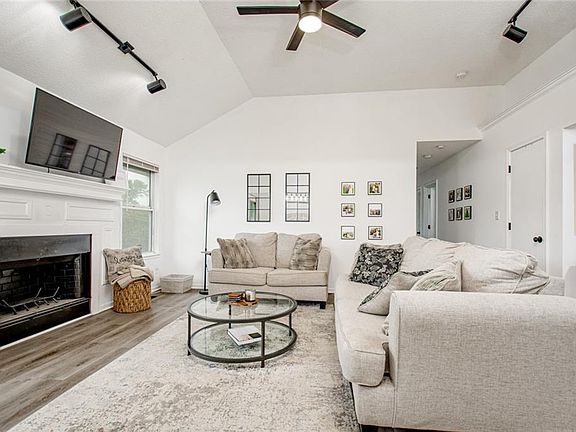 5th image of 2012 NE Summerfield Ct