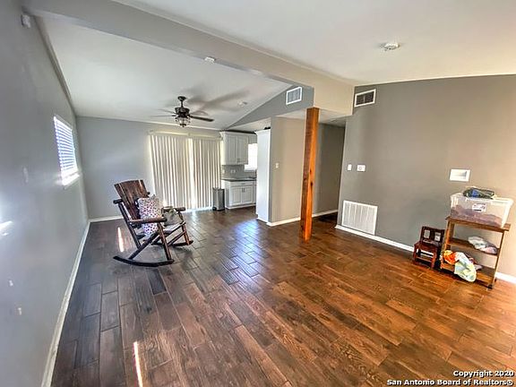 4th image of 6234 Deer Valley Dr