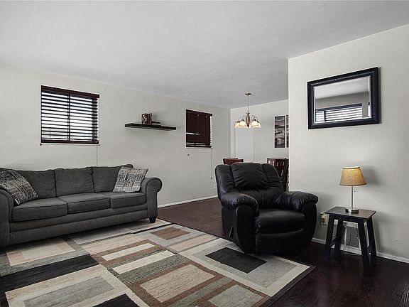 4th image of 3224 Carlson Ave