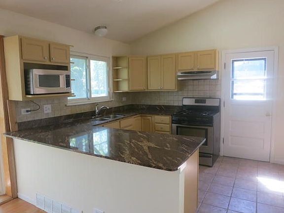 5th image of 2824 Harrison St