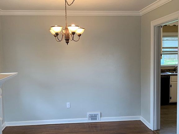 5th image of 2701 Castlewood Pl