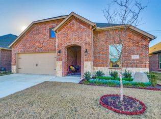 10500 Fountain Gate St, Aubrey, TX 76227