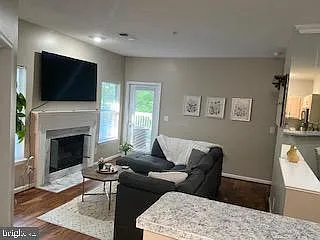 1720 Lake Shore Crest Dr #13 — Photo 6