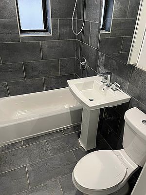 5th image of 100 Fort Washington Ave #4L
