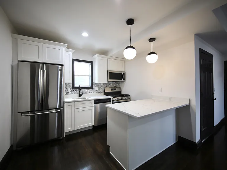 40 Grove St — Photo 1