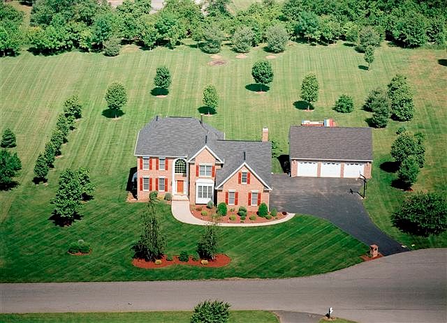 2nd image of 2405 Cabernet Ct