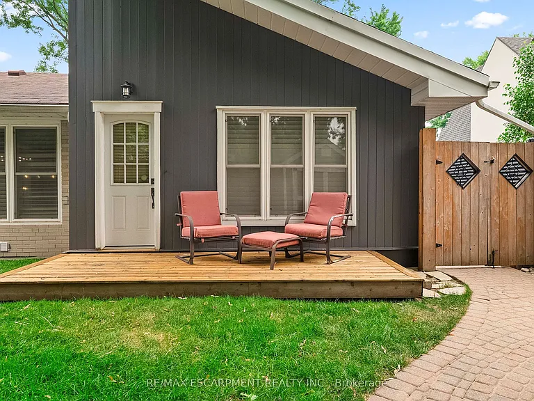 615 Vanessa Cres — Photo 43