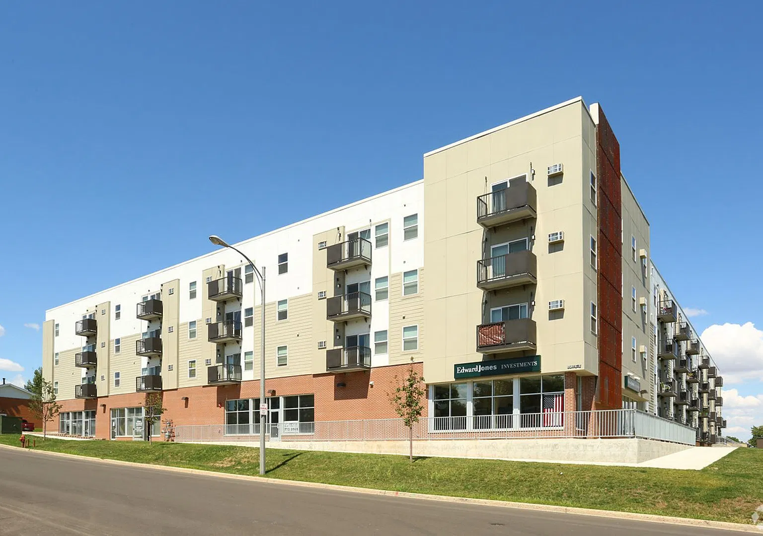 Badlands Apartments I — Photo 3