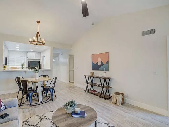 5th image of 7331 Stratford Pl