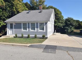 22 Pevear Ave, Warwick, RI 02886