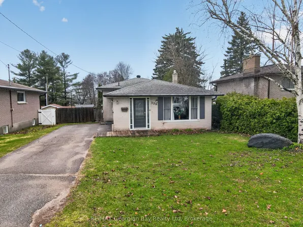 320 Scott St, Midland, ON L4R 2N1