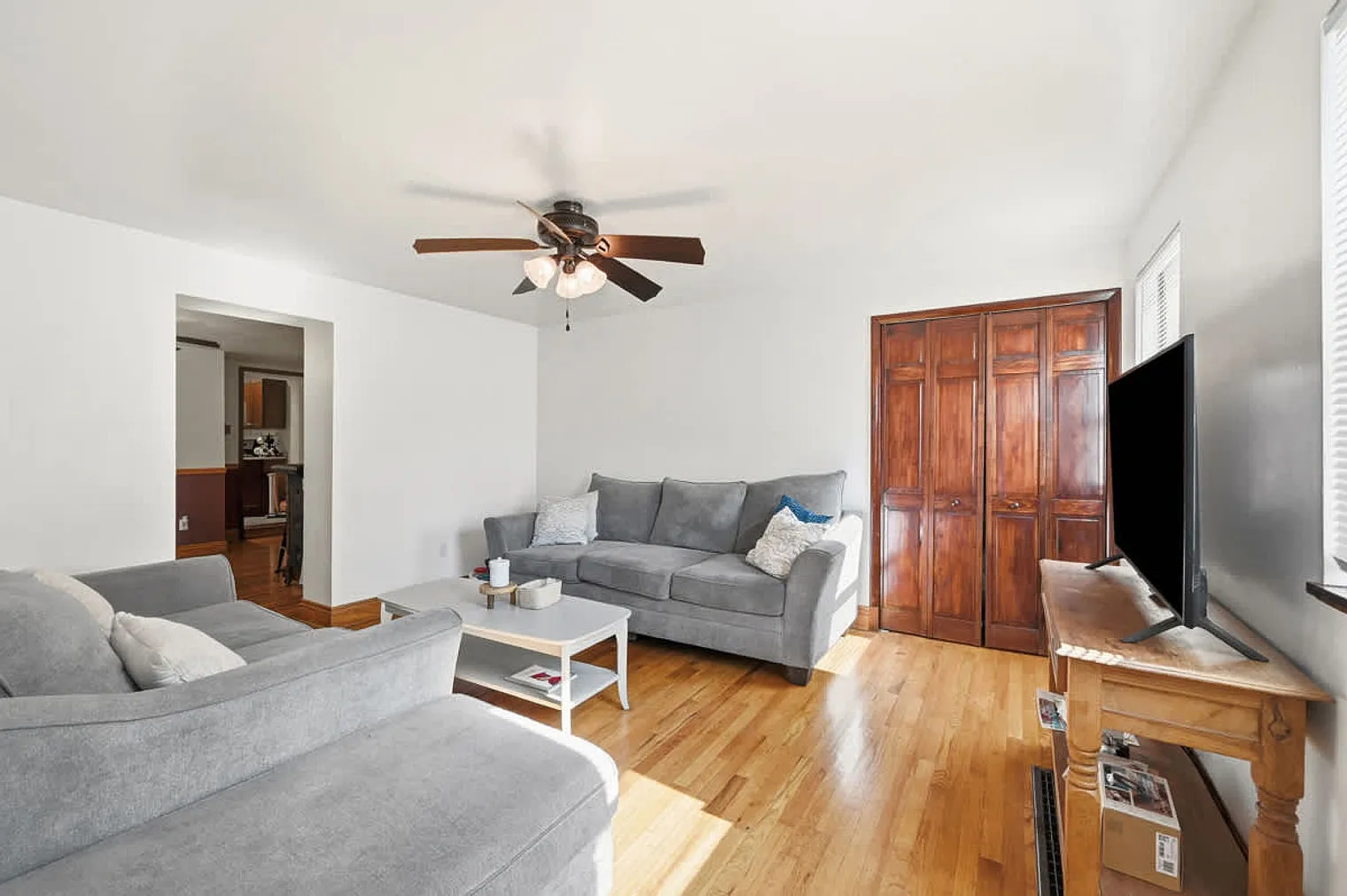 4 bed, 2.0 bath, 1786 sqft, $3,762 — Photo 2