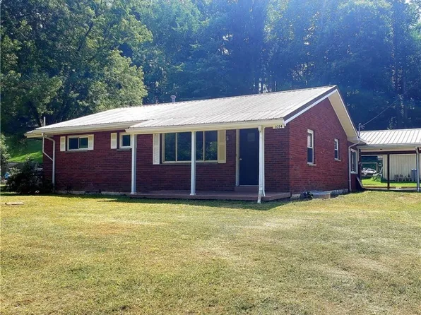 1054 Charleston Rd, Spencer, WV 25276