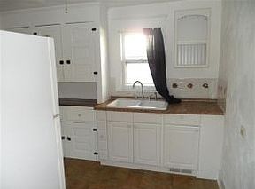 5th image of 34 Helen St