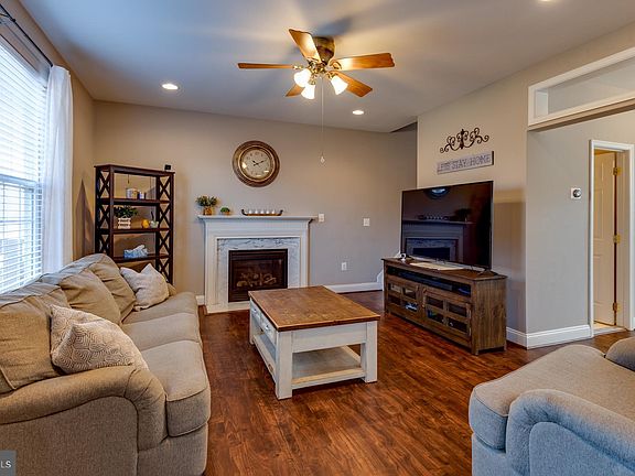 3rd image of 46017 Westbury Blvd