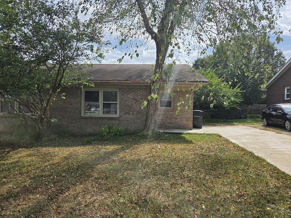 637 Eureka Springs Dr #A