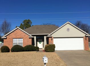 204 E Colorado Ave, Springdale, AR 72764