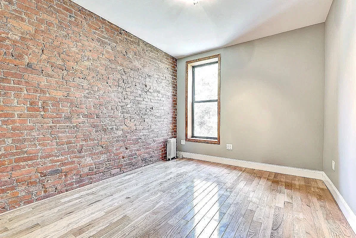 164 Sherman Avenue — Photo 1