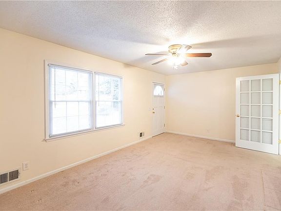 3rd image of 806 Colt Ln NW #806