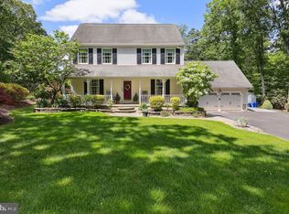 124 Strawberry Dr, Shamong, NJ 08088