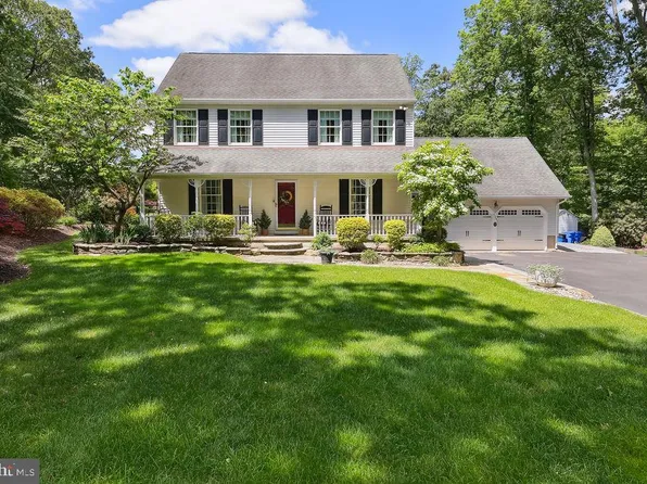 124 Strawberry Dr, Shamong, NJ 08088