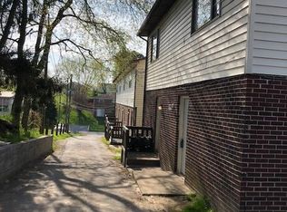 223 Wright St, Mount Hope, WV 25880