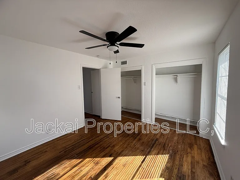 15 Macarthur Dr #B — Photo 13