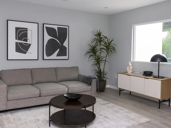 22735 Del Valle St #7, Woodland Hills, CA 91364