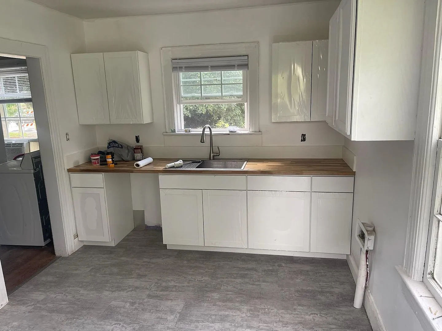 Two bedroom/one bath house near ECU — Photo 2